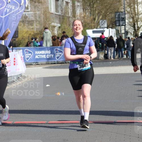 12.04.2026 - 45. Internationalen Wilhelmsburger Insellauf Strokosch-Dieckow http://msf.ph/oto/9470579 12.04.2026 11:26:02 Ziel 2542, 3168, 3775 meine-sportfotos.de