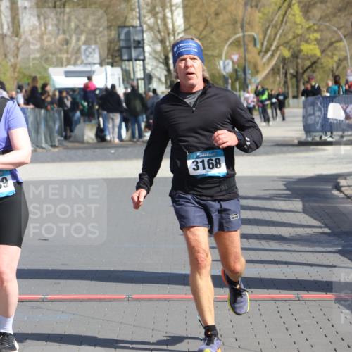 12.04.2026 - 45. Internationalen Wilhelmsburger Insellauf Strokosch-Dieckow http://msf.ph/oto/9470635 12.04.2026 11:26:03 Ziel 3168, 3775 meine-sportfotos.de