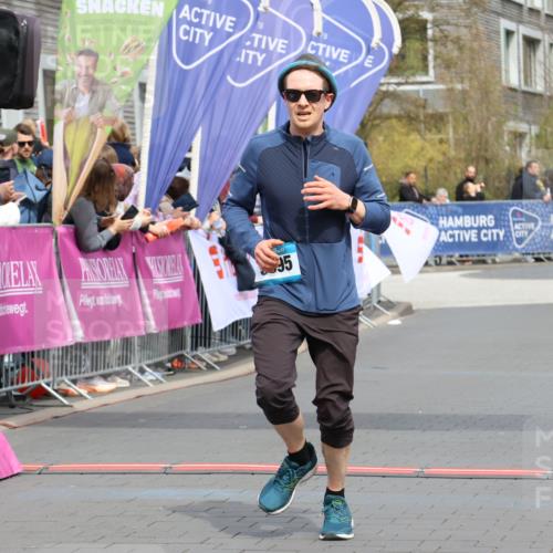 12.04.2026 - 45. Internationalen Wilhelmsburger Insellauf Strokosch-Dieckow http://msf.ph/oto/9470681 12.04.2026 12:51:47 Ziel 5595 meine-sportfotos.de