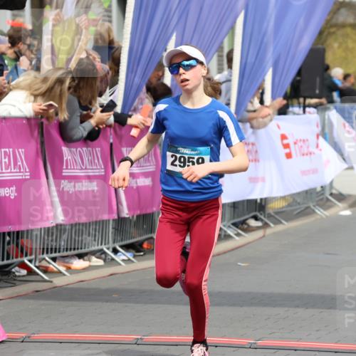 12.04.2026 - 45. Internationalen Wilhelmsburger Insellauf Strokosch-Dieckow http://msf.ph/oto/9470725 12.04.2026 12:51:53 Ziel 2959, 5860 meine-sportfotos.de