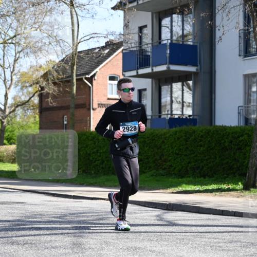 12.04.2026 - 45. Internationalen Wilhelmsburger Insellauf J. Mangold http://msf.ph/oto/9470744 12.04.2026 11:22:56 Ziel 2450, 2928, 2929, 5253, 3273, 2556, 2555, 5583 meine-sportfotos.de