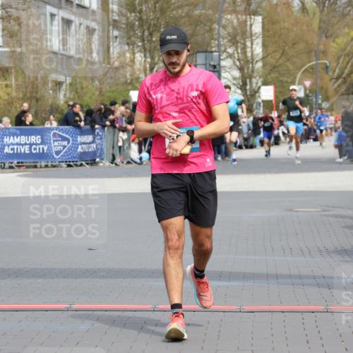 12.04.2026 - 45. Internationalen Wilhelmsburger Insellauf Strokosch-Dieckow http://msf.ph/oto/9470747 12.04.2026 12:51:55 Ziel 2959, 5860 meine-sportfotos.de