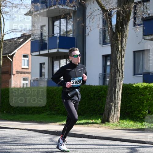 12.04.2026 - 45. Internationalen Wilhelmsburger Insellauf J. Mangold http://msf.ph/oto/9470758 12.04.2026 11:22:57 Ziel 2450, 2928, 2929, 5253, 3273, 2556, 2555, 5583 meine-sportfotos.de