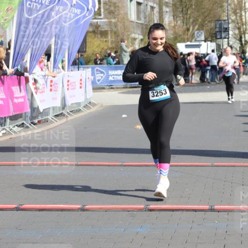12.04.2026 - 45. Internationalen Wilhelmsburger Insellauf Strokosch-Dieckow http://msf.ph/oto/9470760 12.04.2026 11:26:26 Ziel 3253 meine-sportfotos.de