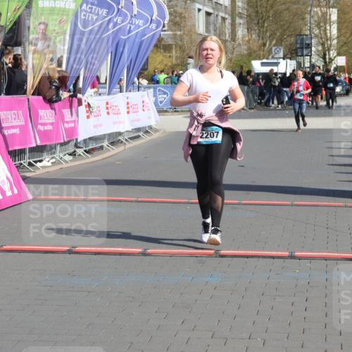 12.04.2026 - 45. Internationalen Wilhelmsburger Insellauf Strokosch-Dieckow http://msf.ph/oto/9470787 12.04.2026 11:26:34 Ziel 2207 meine-sportfotos.de