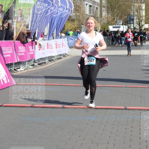 12.04.2026 - 45. Internationalen Wilhelmsburger Insellauf Strokosch-Dieckow http://msf.ph/oto/9470812 12.04.2026 11:26:35 Ziel 2207 meine-sportfotos.de