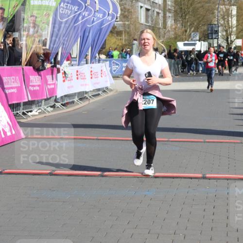 12.04.2026 - 45. Internationalen Wilhelmsburger Insellauf Strokosch-Dieckow http://msf.ph/oto/9470825 12.04.2026 11:26:35 Ziel 2207 meine-sportfotos.de