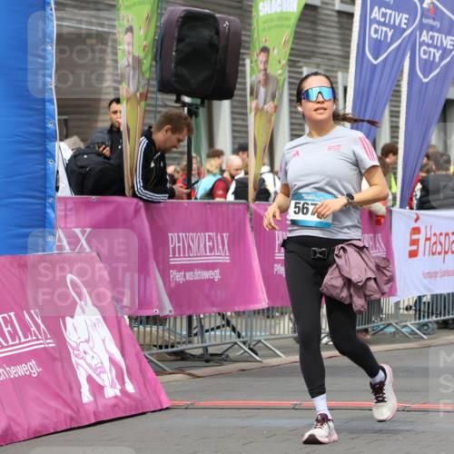 12.04.2026 - 45. Internationalen Wilhelmsburger Insellauf Strokosch-Dieckow http://msf.ph/oto/9470831 12.04.2026 13:38:04 Ziel 5672 meine-sportfotos.de