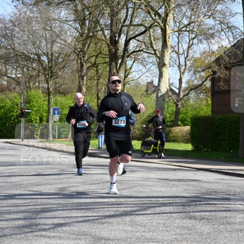 12.04.2026 - 45. Internationalen Wilhelmsburger Insellauf J. Mangold http://msf.ph/oto/9470837 12.04.2026 11:23:23 Ziel 2929, 5253, 3273, 2556, 2555, 5583 meine-sportfotos.de