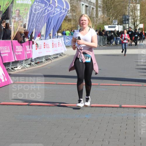 12.04.2026 - 45. Internationalen Wilhelmsburger Insellauf Strokosch-Dieckow http://msf.ph/oto/9470846 12.04.2026 11:26:35 Ziel 2207 meine-sportfotos.de