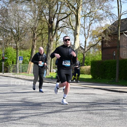 12.04.2026 - 45. Internationalen Wilhelmsburger Insellauf J. Mangold http://msf.ph/oto/9470850 12.04.2026 11:23:23 Ziel 2929, 5253, 3273, 2556, 2555, 5583 meine-sportfotos.de