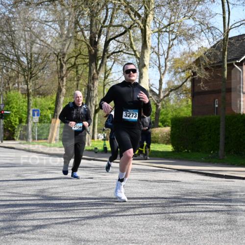 12.04.2026 - 45. Internationalen Wilhelmsburger Insellauf J. Mangold http://msf.ph/oto/9470852 12.04.2026 11:23:23 Ziel 2929, 5253, 3273, 2556, 2555, 5583 meine-sportfotos.de
