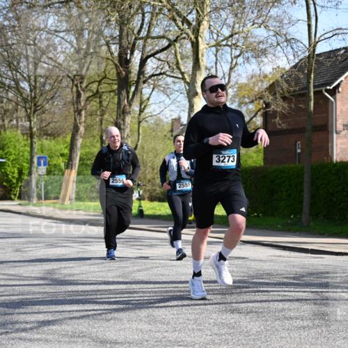 12.04.2026 - 45. Internationalen Wilhelmsburger Insellauf J. Mangold http://msf.ph/oto/9470863 12.04.2026 11:23:24 Ziel 5253, 3273, 2556, 2555, 5583 meine-sportfotos.de