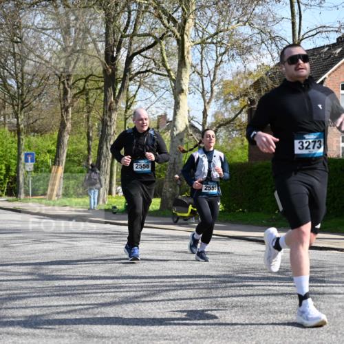 12.04.2026 - 45. Internationalen Wilhelmsburger Insellauf J. Mangold http://msf.ph/oto/9470877 12.04.2026 11:23:24 Ziel 5253, 3273, 2556, 2555, 5583 meine-sportfotos.de