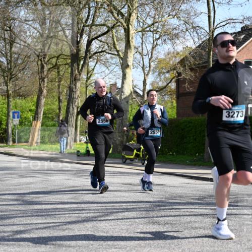 12.04.2026 - 45. Internationalen Wilhelmsburger Insellauf J. Mangold http://msf.ph/oto/9470879 12.04.2026 11:23:24 Ziel 5253, 3273, 2556, 2555, 5583 meine-sportfotos.de