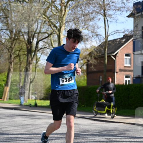 12.04.2026 - 45. Internationalen Wilhelmsburger Insellauf J. Mangold http://msf.ph/oto/9470947 12.04.2026 11:23:28 Ziel 3273, 2556, 2555, 5583 meine-sportfotos.de