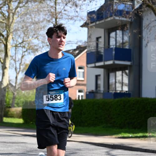 12.04.2026 - 45. Internationalen Wilhelmsburger Insellauf J. Mangold http://msf.ph/oto/9470959 12.04.2026 11:23:29 Ziel 3273, 2556, 2555, 5583 meine-sportfotos.de