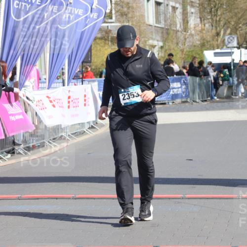 12.04.2026 - 45. Internationalen Wilhelmsburger Insellauf Strokosch-Dieckow http://msf.ph/oto/9470962 12.04.2026 11:26:55 Ziel 3122, 2353 meine-sportfotos.de