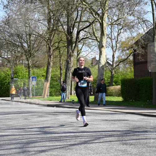 12.04.2026 - 45. Internationalen Wilhelmsburger Insellauf J. Mangold http://msf.ph/oto/9471053 12.04.2026 11:24:30 Ziel 4450, 3719, 3690, 2907, 4146 meine-sportfotos.de