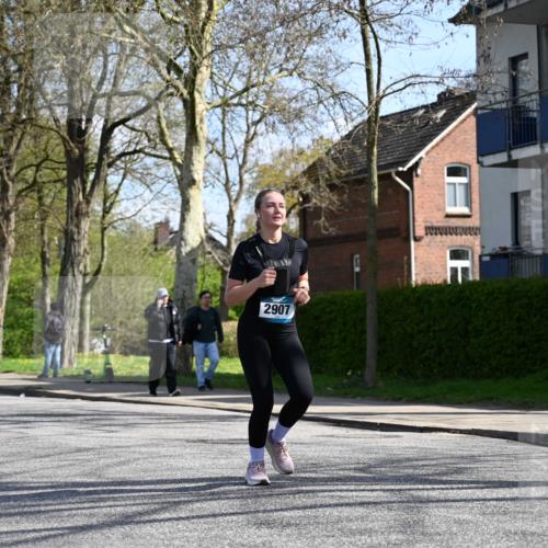 12.04.2026 - 45. Internationalen Wilhelmsburger Insellauf J. Mangold http://msf.ph/oto/9471083 12.04.2026 11:24:31 Ziel 3719, 3690, 2907, 4146 meine-sportfotos.de