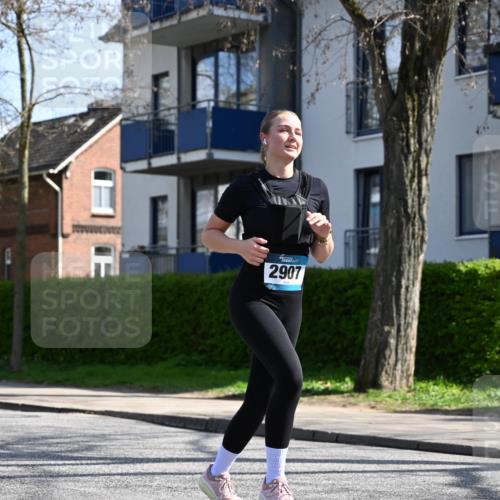 12.04.2026 - 45. Internationalen Wilhelmsburger Insellauf J. Mangold http://msf.ph/oto/9471115 12.04.2026 11:24:32 Ziel 3719, 3690, 2907, 4146 meine-sportfotos.de