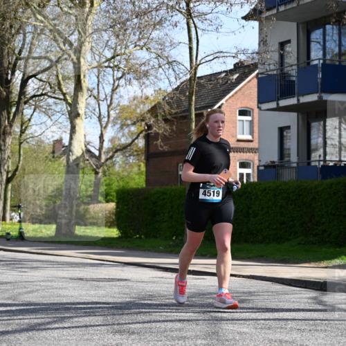 12.04.2026 - 45. Internationalen Wilhelmsburger Insellauf J. Mangold http://msf.ph/oto/9471195 12.04.2026 11:25:04 Ziel 4146, 4519, 5559, 2025, 2025, 2542, 3168, 3775 meine-sportfotos.de