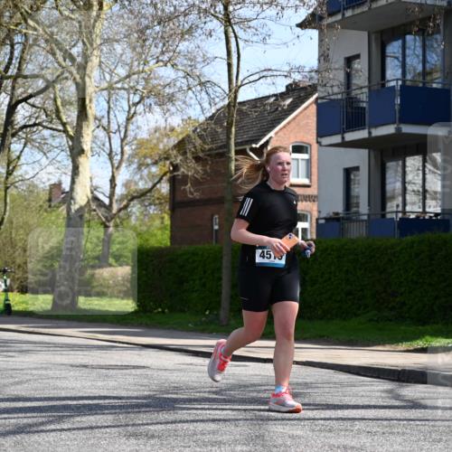 12.04.2026 - 45. Internationalen Wilhelmsburger Insellauf J. Mangold http://msf.ph/oto/9471198 12.04.2026 11:25:04 Ziel 4146, 4519, 5559, 2025, 2025, 2542, 3168, 3775 meine-sportfotos.de