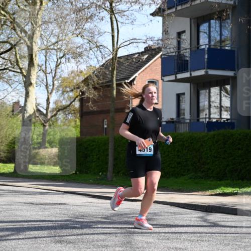 12.04.2026 - 45. Internationalen Wilhelmsburger Insellauf J. Mangold http://msf.ph/oto/9471200 12.04.2026 11:25:04 Ziel 4146, 4519, 5559, 2025, 2025, 2542, 3168, 3775 meine-sportfotos.de