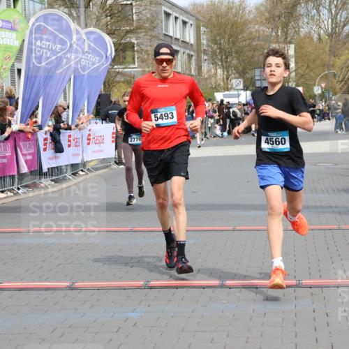 12.04.2026 - 45. Internationalen Wilhelmsburger Insellauf Strokosch-Dieckow http://msf.ph/oto/9471295 12.04.2026 12:52:19 Ziel 2787, 5627, 5493, 4560, 2779 meine-sportfotos.de