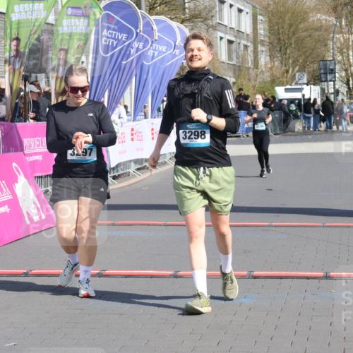 12.04.2026 - 45. Internationalen Wilhelmsburger Insellauf Strokosch-Dieckow http://msf.ph/oto/9471303 12.04.2026 11:27:25 Ziel 3298, 3297 meine-sportfotos.de