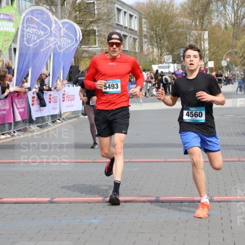 12.04.2026 - 45. Internationalen Wilhelmsburger Insellauf Strokosch-Dieckow http://msf.ph/oto/9471324 12.04.2026 12:52:19 Ziel 2787, 5627, 5493, 4560, 2779 meine-sportfotos.de