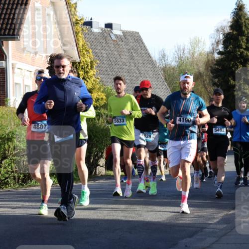 12.04.2026 - 45. Internationalen Wilhelmsburger Insellauf Yannick Fuchs http://msf.ph/oto/9471360 12.04.2026 08:56:01 Laufen 3876, 4807, 5833, 4829, 4621, 4190, 5492 meine-sportfotos.de
