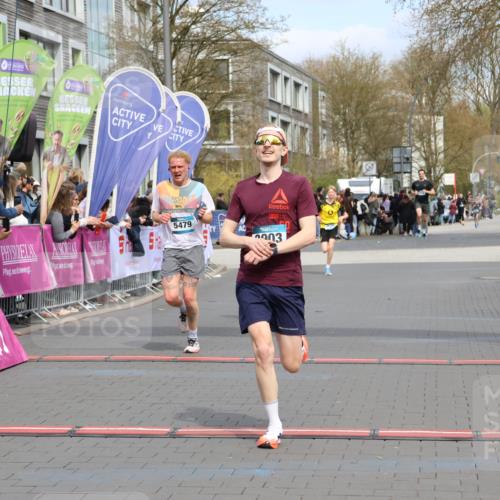12.04.2026 - 45. Internationalen Wilhelmsburger Insellauf Strokosch-Dieckow http://msf.ph/oto/9471385 12.04.2026 12:52:26 Ziel 3903, 5479, 5797 meine-sportfotos.de