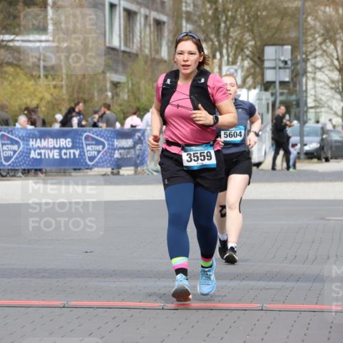 12.04.2026 - 45. Internationalen Wilhelmsburger Insellauf Strokosch-Dieckow http://msf.ph/oto/9471405 12.04.2026 13:37:25 Ziel 3559, 5604 meine-sportfotos.de