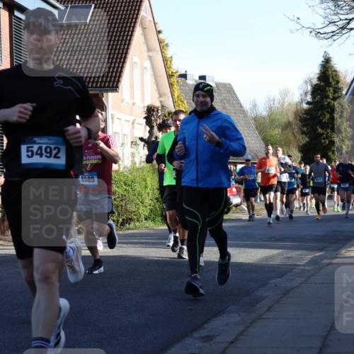 12.04.2026 - 45. Internationalen Wilhelmsburger Insellauf Yannick Fuchs http://msf.ph/oto/9471419 12.04.2026 08:56:06 Laufen 3095, 5492, 5585, 4075, 5551 meine-sportfotos.de