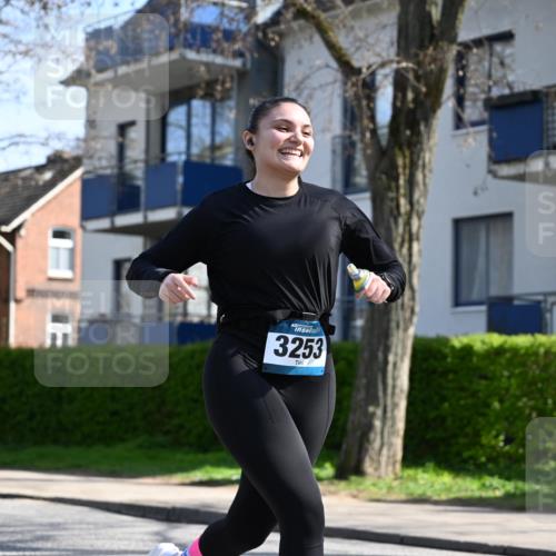 12.04.2026 - 45. Internationalen Wilhelmsburger Insellauf J. Mangold http://msf.ph/oto/9471435 12.04.2026 11:25:59 Ziel 3253, 2207, 2388, 3122, 2353 meine-sportfotos.de