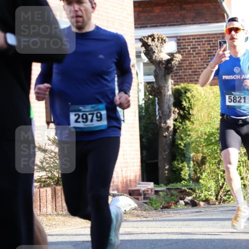 12.04.2026 - 45. Internationalen Wilhelmsburger Insellauf Yannick Fuchs http://msf.ph/oto/9471445 12.04.2026 08:56:08 Laufen 851, 2979, 5821 meine-sportfotos.de