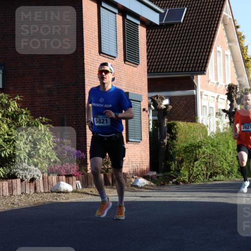 12.04.2026 - 45. Internationalen Wilhelmsburger Insellauf Yannick Fuchs http://msf.ph/oto/9471462 12.04.2026 08:56:09 Laufen 5821, 2627, 451 meine-sportfotos.de