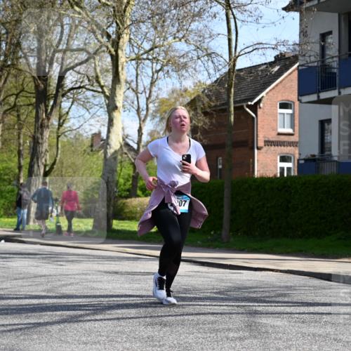 12.04.2026 - 45. Internationalen Wilhelmsburger Insellauf J. Mangold http://msf.ph/oto/9471491 12.04.2026 11:26:03 Ziel 3253, 2207, 2388, 2388, 3122, 2353, 2353 meine-sportfotos.de