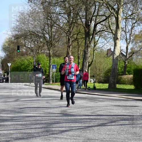 12.04.2026 - 45. Internationalen Wilhelmsburger Insellauf J. Mangold http://msf.ph/oto/9471497 12.04.2026 11:26:06 Ziel 3253, 2207, 2388, 3122, 2353, 2523 meine-sportfotos.de