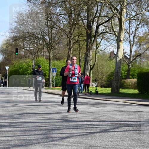 12.04.2026 - 45. Internationalen Wilhelmsburger Insellauf J. Mangold http://msf.ph/oto/9471500 12.04.2026 11:26:06 Ziel 3253, 2207, 2388, 3122, 2353, 2523 meine-sportfotos.de