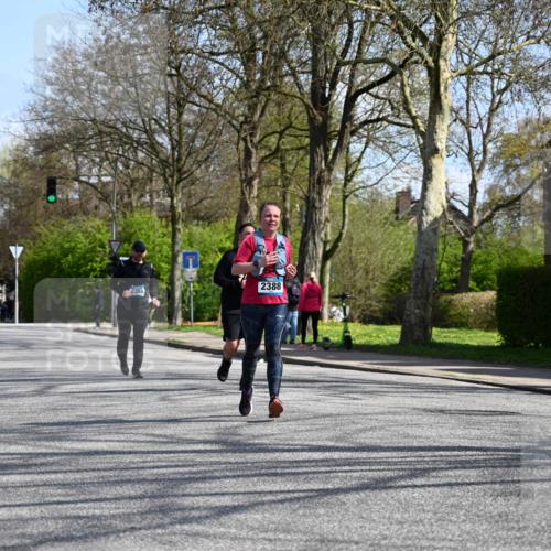 12.04.2026 - 45. Internationalen Wilhelmsburger Insellauf J. Mangold http://msf.ph/oto/9471502 12.04.2026 11:26:06 Ziel 3253, 2207, 2388, 3122, 2353, 2523 meine-sportfotos.de