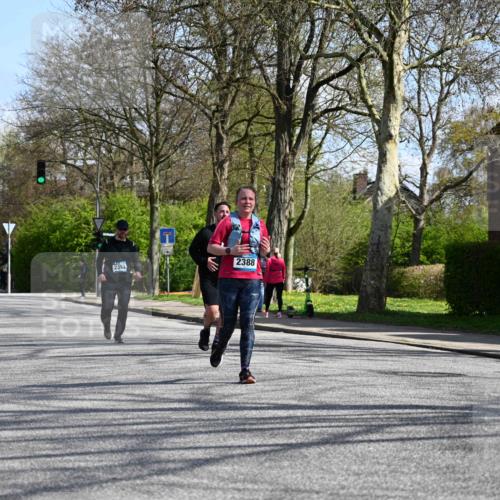 12.04.2026 - 45. Internationalen Wilhelmsburger Insellauf J. Mangold http://msf.ph/oto/9471505 12.04.2026 11:26:06 Ziel 3253, 2207, 2388, 3122, 2353, 2523 meine-sportfotos.de