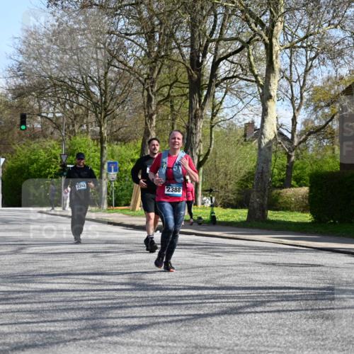 12.04.2026 - 45. Internationalen Wilhelmsburger Insellauf J. Mangold http://msf.ph/oto/9471510 12.04.2026 11:26:06 Ziel 3253, 2207, 2388, 3122, 2353, 2523 meine-sportfotos.de