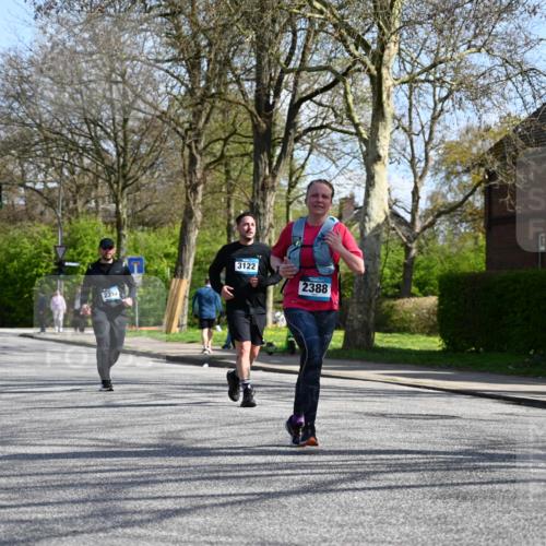 12.04.2026 - 45. Internationalen Wilhelmsburger Insellauf J. Mangold http://msf.ph/oto/9471534 12.04.2026 11:26:07 Ziel 3253, 2207, 2388, 3122, 2353, 2523 meine-sportfotos.de