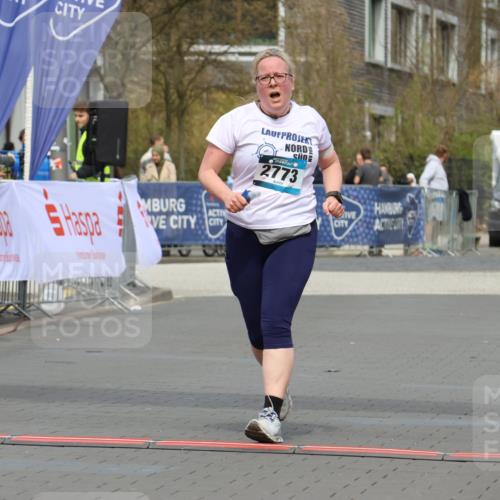 12.04.2026 - 45. Internationalen Wilhelmsburger Insellauf Strokosch-Dieckow http://msf.ph/oto/9471546 12.04.2026 13:37:11 Ziel 2773 meine-sportfotos.de