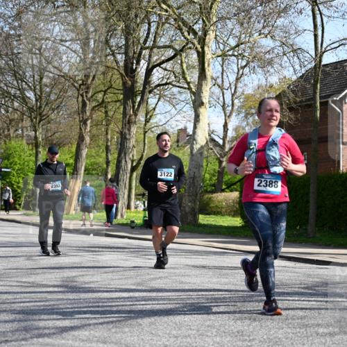 12.04.2026 - 45. Internationalen Wilhelmsburger Insellauf J. Mangold http://msf.ph/oto/9471553 12.04.2026 11:26:08 Ziel 3253, 2207, 2388, 3122, 2353, 2523 meine-sportfotos.de