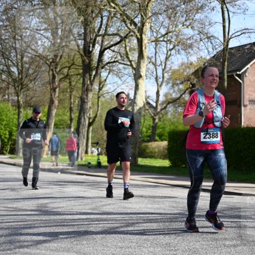 12.04.2026 - 45. Internationalen Wilhelmsburger Insellauf J. Mangold http://msf.ph/oto/9471561 12.04.2026 11:26:08 Ziel 3253, 2207, 2388, 3122, 2353, 2523 meine-sportfotos.de