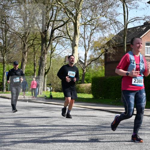 12.04.2026 - 45. Internationalen Wilhelmsburger Insellauf J. Mangold http://msf.ph/oto/9471570 12.04.2026 11:26:08 Ziel 3253, 2207, 2388, 3122, 2353, 2523 meine-sportfotos.de