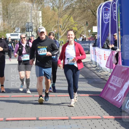 12.04.2026 - 45. Internationalen Wilhelmsburger Insellauf Strokosch-Dieckow http://msf.ph/oto/9471577 12.04.2026 11:28:21 Ziel 2309, 2310, 2237, 2140, 5831, 2511, 2512, 2352 meine-sportfotos.de